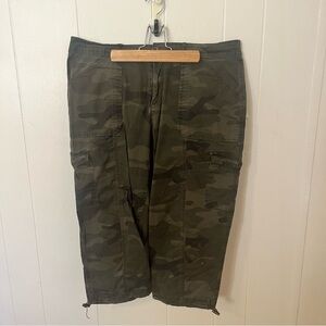Time and Tru Cropped Camo Cargo Pants Size 16